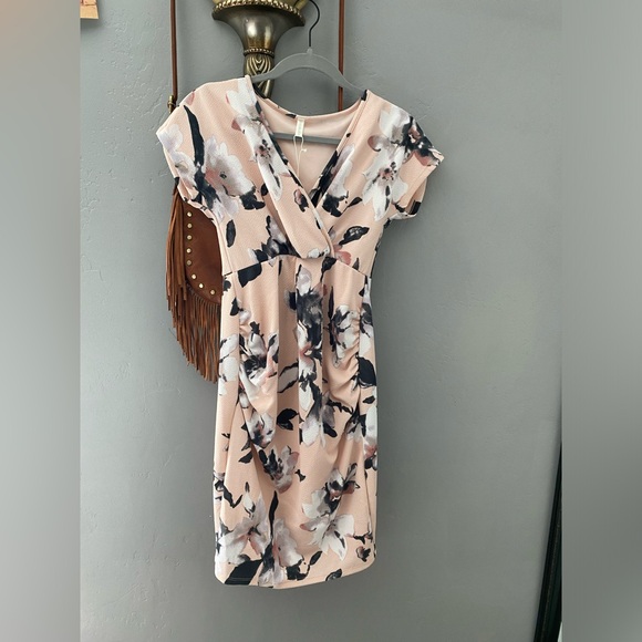 Pinkblush Fitted Maternity Dress NWT - S - Picture 1 of 11